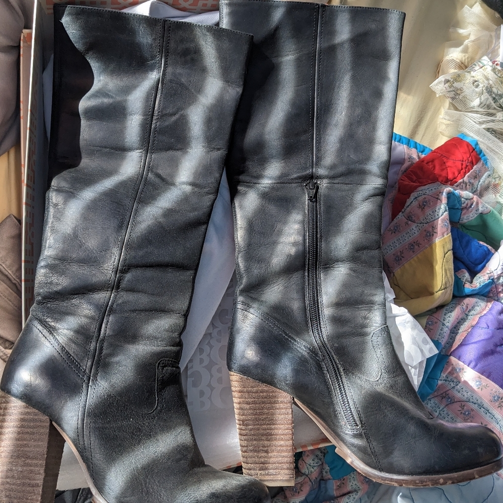Gianni Bini leather boots